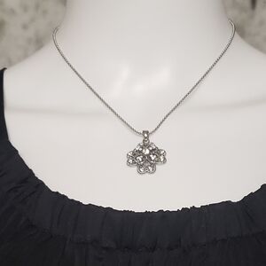 Lia Sophia Vintage Beautiful Silver Tone & Stones Drop Floral Pendant Necklace.